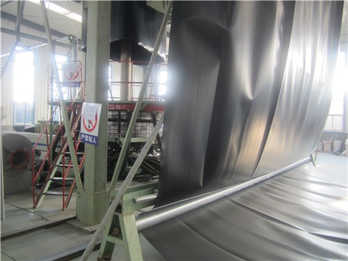 防滲膜生產(chǎn)設(shè)備